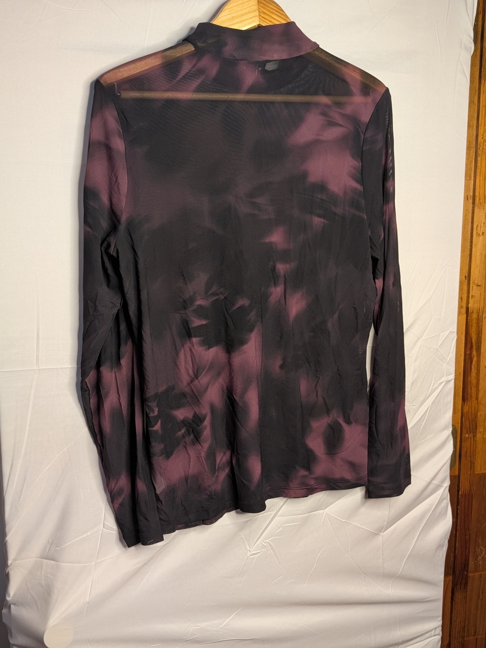 Torrid Black & Burgundy Floral Mesh Mock Neck Long Sleeve Top Size 1 - Picture 4 of 5